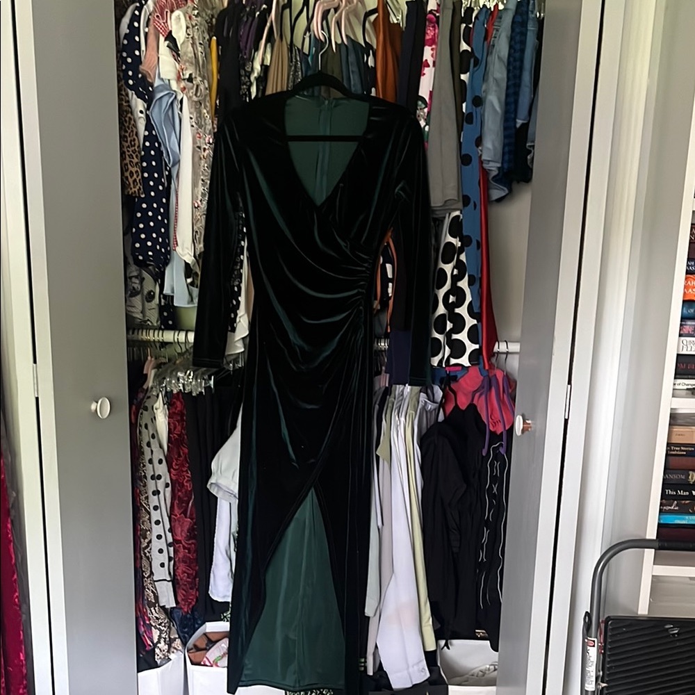 Green Velvet Long Sleeve Ruched Dress
